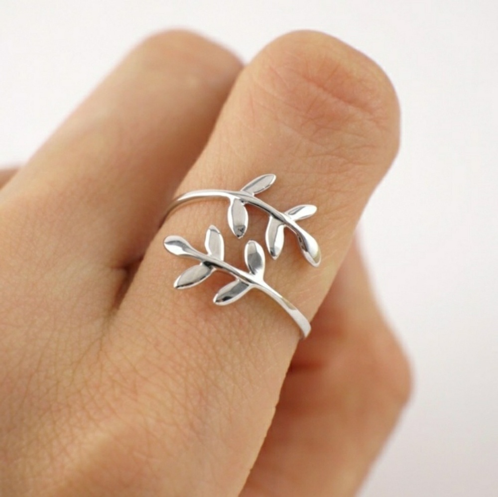 Simple Delicate Silver Leaf branch ring - Picture 3 of 3